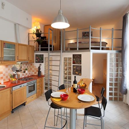 Feel At Home Apartment Будапеща Екстериор снимка