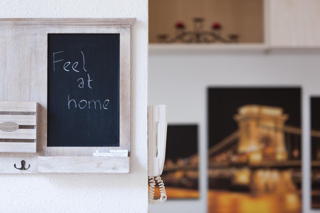 Feel At Home Apartment Будапеща Екстериор снимка